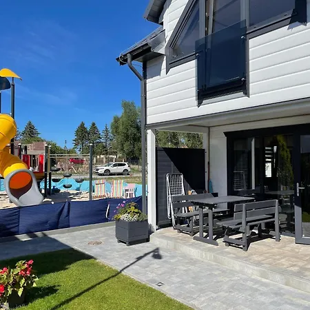 בית נופש With Terrace, Sauna סיאנוז'טי