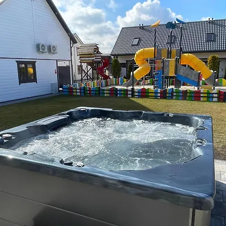 With Terrace, Sauna בית נופש סיאנוז'טי