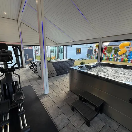 Semesterbostad With Terrace, Sauna *