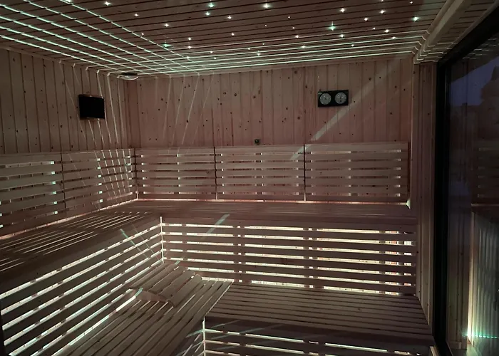 Prázdninový dům With Terrace, Sauna